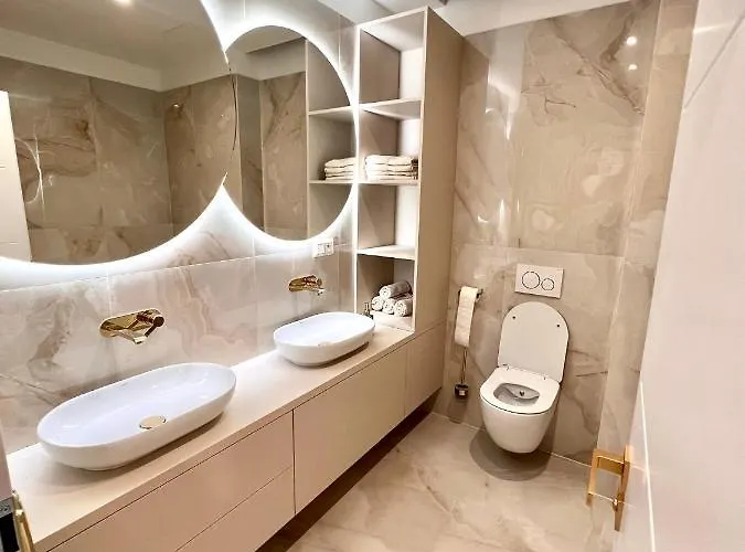 Stylish 3 Bedroom In The Hearth Of Center With History