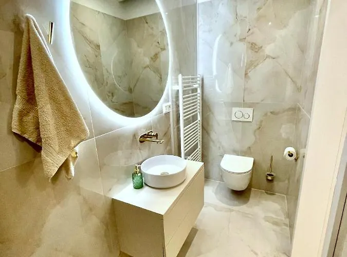 Stylish 3 Bedroom In The Hearth Of Center With History