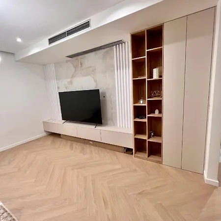 Stylish 3 Bedroom In The Hearth Of Center With History Bratysława