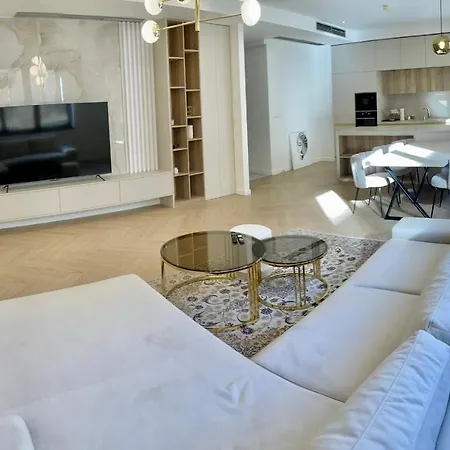 Apartmán Stylish 3 Bedroom In The Hearth Of Center With History